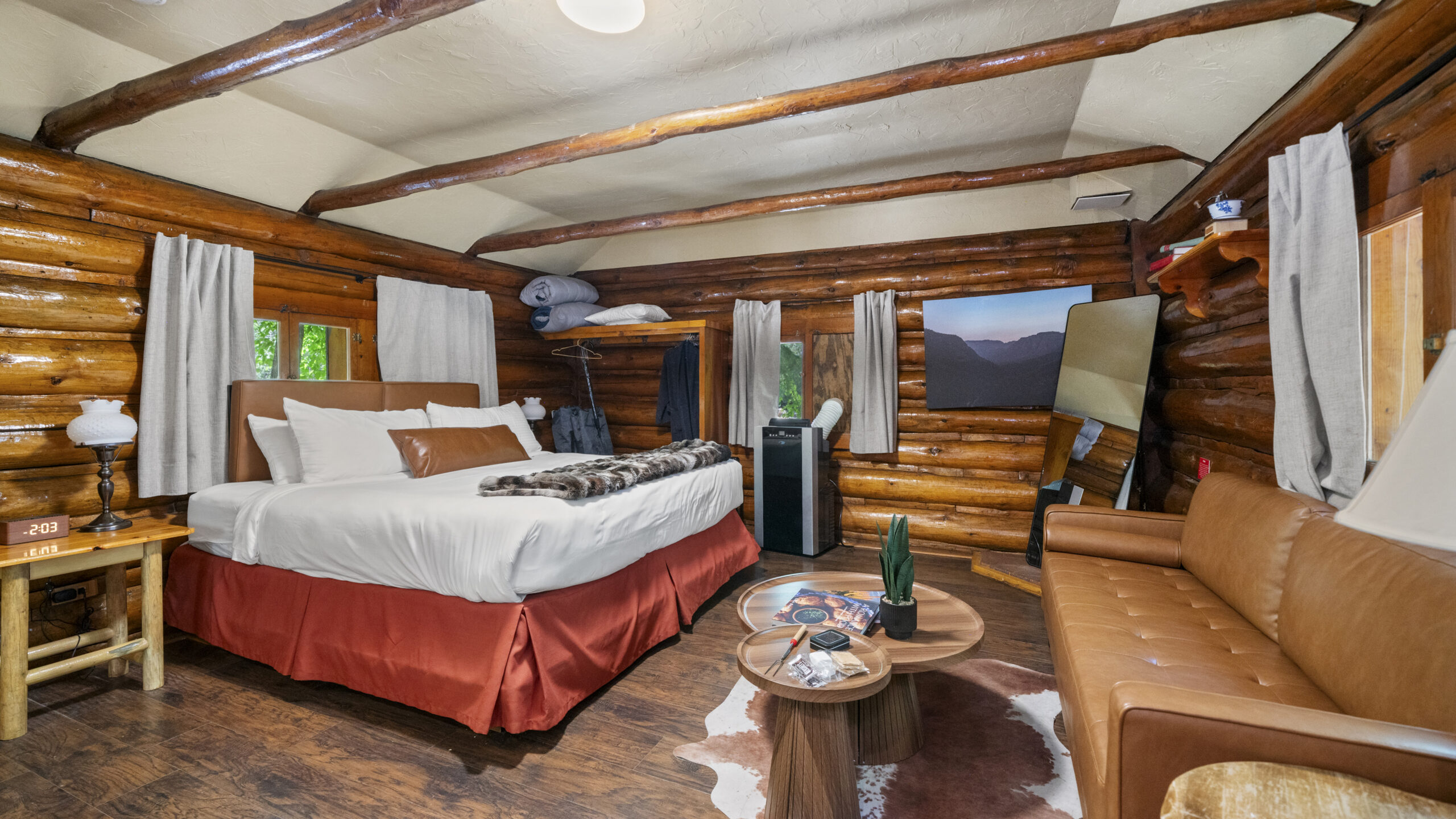 Cabin #16 Cuban Crescent